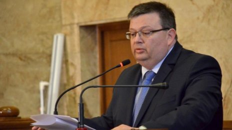 Цацаров отсече: Стрелба за наркомясто, не за паркомясто!