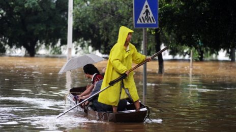 Над 20 души загинаха от наводнения в Китай