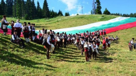 Лагер за 1200 палатки на Роженския събор