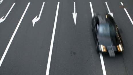 Участваш в гонка? 3 бона глоба и година без книжка