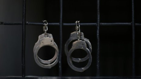 Хванаха деветима мигранти в две коли край Видин