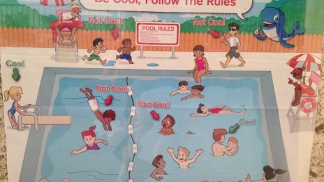 Червеният кръст се извини за расистки плакат