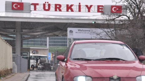Интензивен трафик и опашки на граничните пунктове