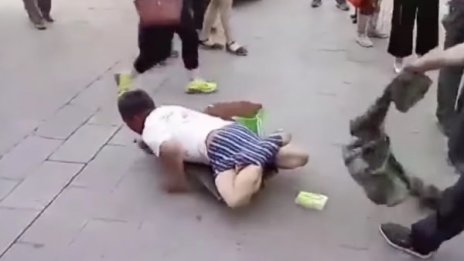 Просиш, а? Китайци разобличиха "инвалид"