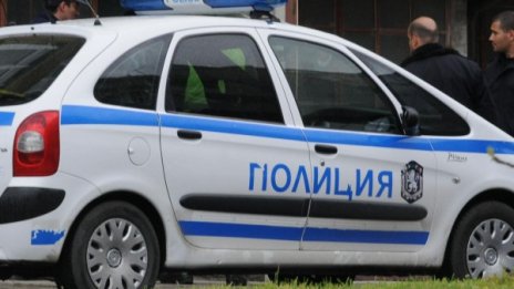 Сливенска баба хвърли златото си на ало апаши