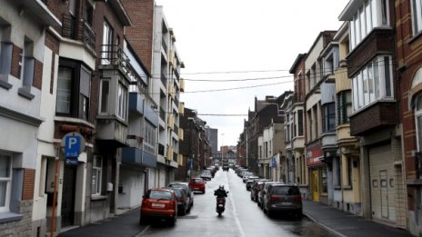 Почиваме в чужбина, но делим общ дом