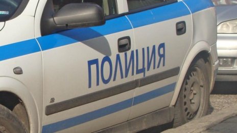 Бургаска баба хвърли на апаши 3 бона през терасата 