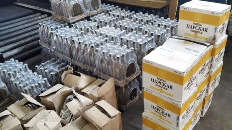 Оставиха в ареста грък заради 500 литра водка