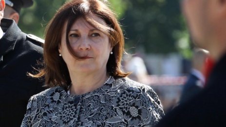 Словесна престрелка между Бъчварова и Румен Петков