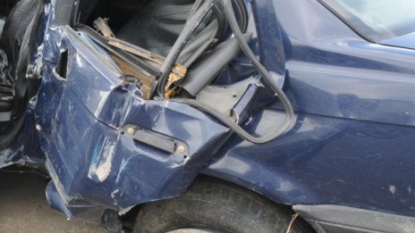 Мъж загина при челен сблъсък край Ахелой