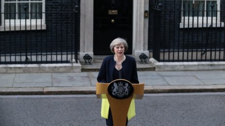 Тереза Мей: Искаме време преди да излезем от ЕС!
