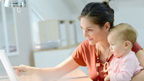 HomeMax със специална програма в подкрепа на майките с малки деца