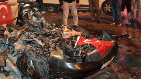 Танкове, автомати, знамена &ndash; сутринта след преврата