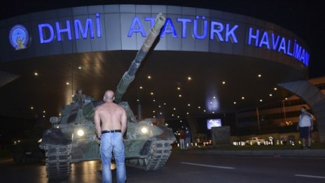 80 км колона от автомобили има преди Истанбул