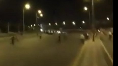 Военен хеликоптер стреля по улиците в Анкара през нощта