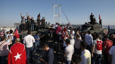 Абауси: Кризата в Турция вече стигна върха