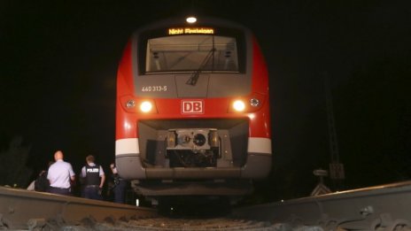 Нападателят в германския влак "отмъщавал на неверниците"