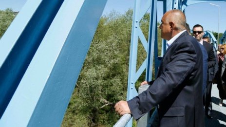 Борисов сменя кандидата за президент, търси обединител