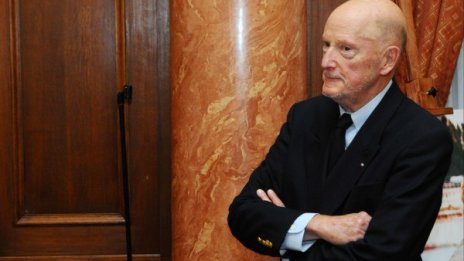 Царя готов за президент, чака да го калесат