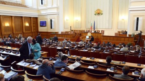 Парламентът насрочи вота за президент: 6 ноември  