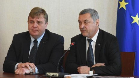 ДОСТ легитимна партия? Да я изолираме... 