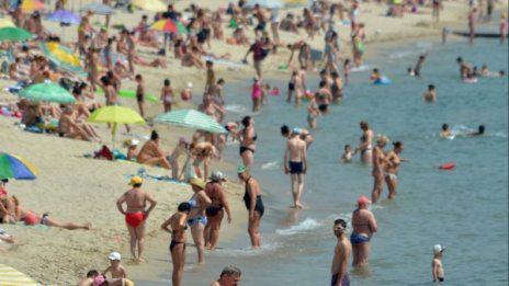 Август започва горещ, после иде студен фронт