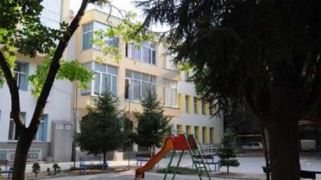 Какво вкара 21 деца в болница във Варна?