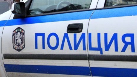 Хванаха 32-ма иракчани в багажно на бус