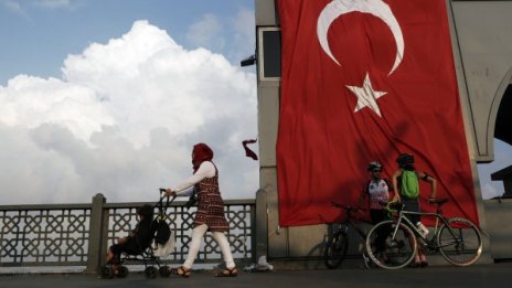 Турция се готви за небивал мега-митинг в Истанбул