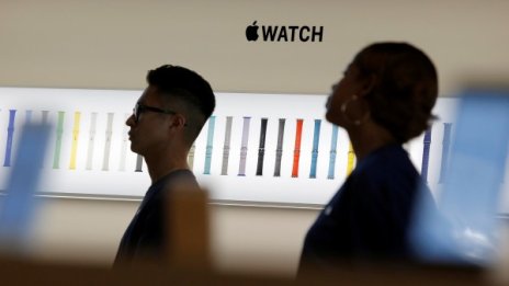 Apple може да пусне не един, а 2 умни часовника