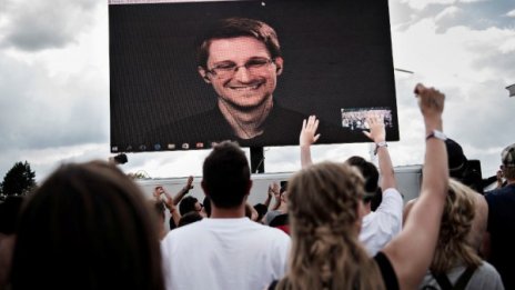 Сноудън спечелил над $200 000 от лекции и речи за година