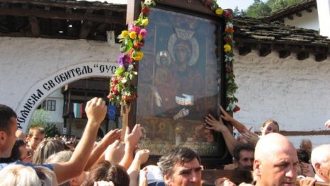 18 имена празнуват днес. Успение Богородично e!