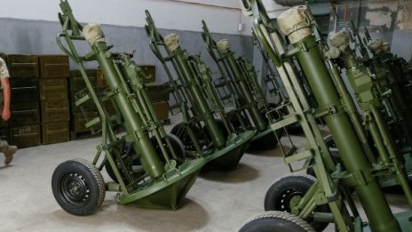 Страните в НАТО намаляват военните си разходи 