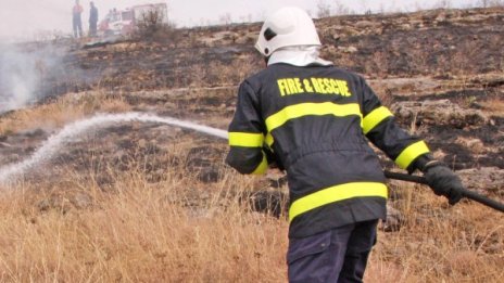 В 8 области: Опасност за пожари – много и силни!