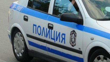 Престъпник "духна" от затвора и открадна пет коли 