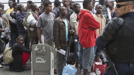 Анкета в ЕС: Имигрантите са твърде много!