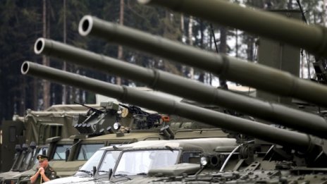Русия с мащабна разпродажба на военна техника