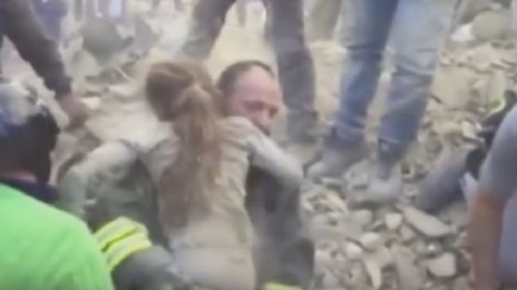 Чудо в Италия: Спасиха дете след 17 часа под руините