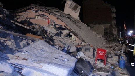 Загиналите от труса в Италия нараснаха на 267