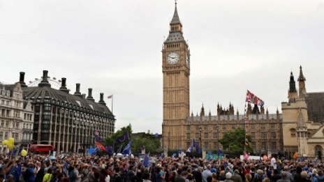 Британците срещу Brexit, искат нов референдум