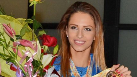 Златното момиче Цвети успя! Вече е вкъщи!