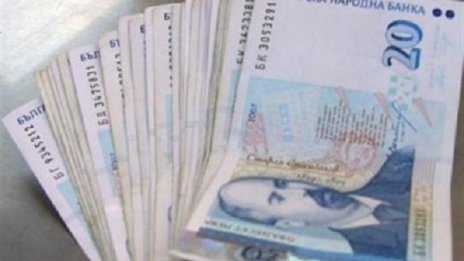 Маскирани вързаха 96-годишна баба, свиха й 350 лв. 