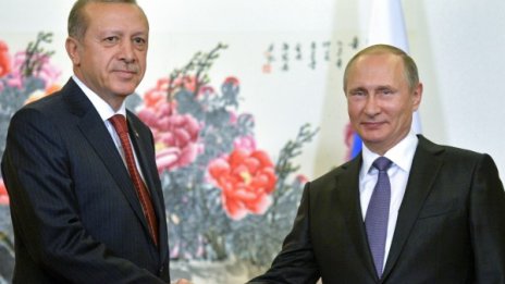 Путин и Ердоган по телефона: Ще контактуваме за Сирия