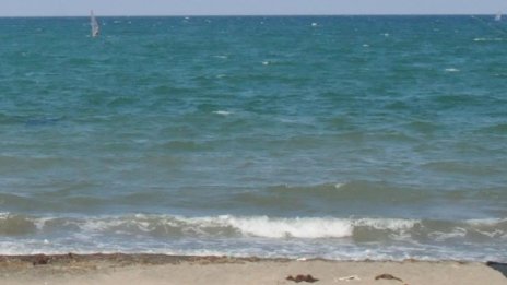 Двама сирийци едва не се удавиха в Бургас