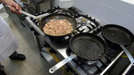Домакиня загори тенджера, намериха я 3000 г. по-късно