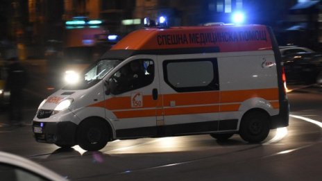 Мъж крещя на лекари, после и на полицаи