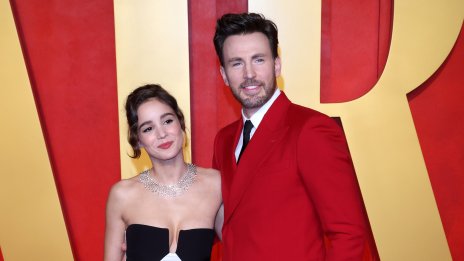 Крис Евънс и Алба Баптиста станаха родители на момиченце