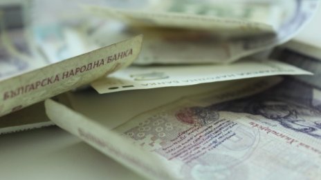 Кражба за 45 бона и златни пендари разследват в Търновско