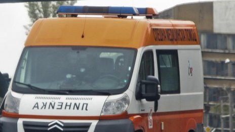 Бус удари пешеходка в Шумен, пресичала неправилно
