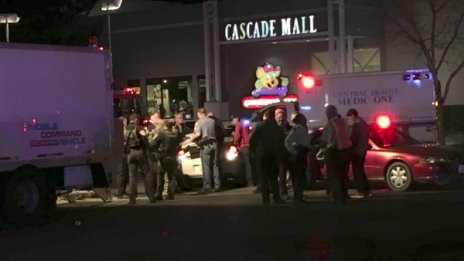 Поредна масова стрелба в САЩ, този път в мол във Вашингтон